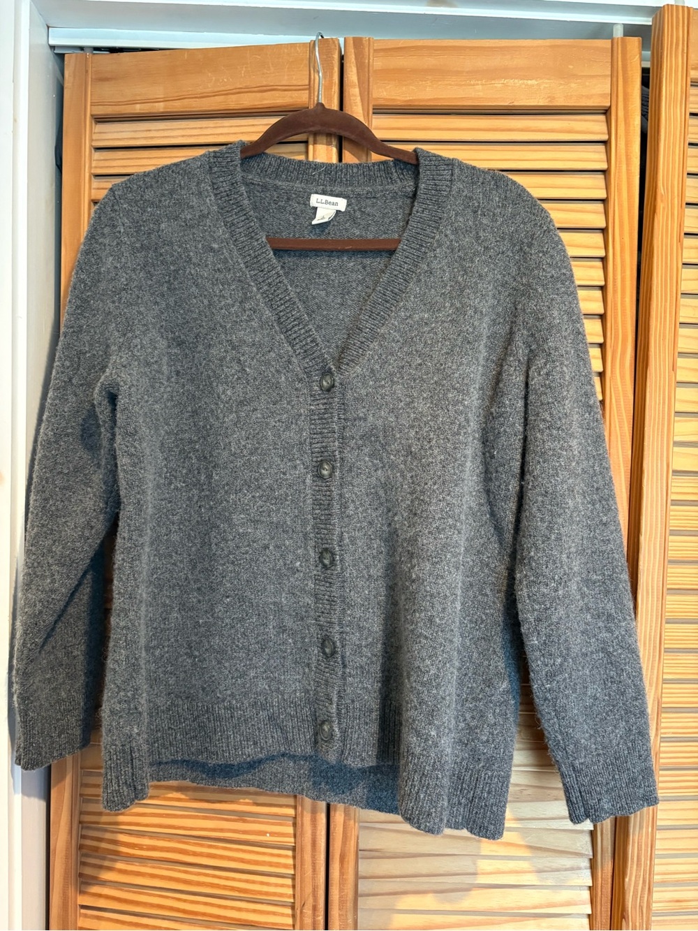 L.L. Bean Classic Gray Womens Sweater Wool Cardigan Grandacore Cabincore Capsule